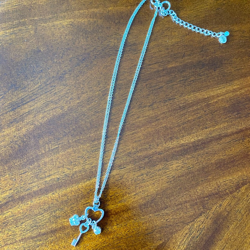 Silver heart necklace!